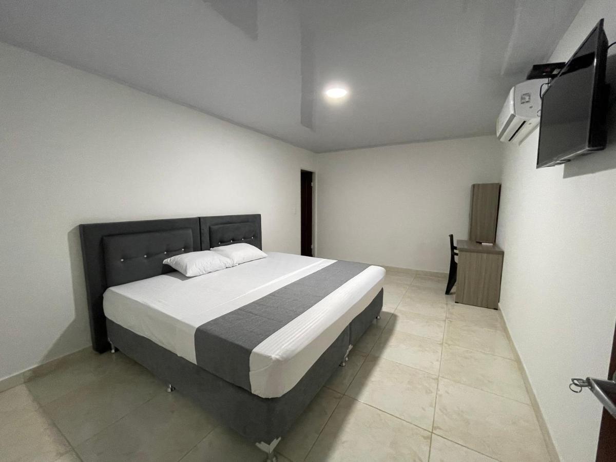 Hotel Neiva Urdaneta Bagian luar foto